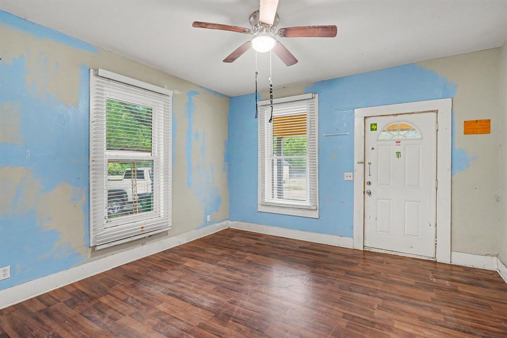 714 Ritchey Street Gainesville, TX 76240 - Photo 4 of 30
