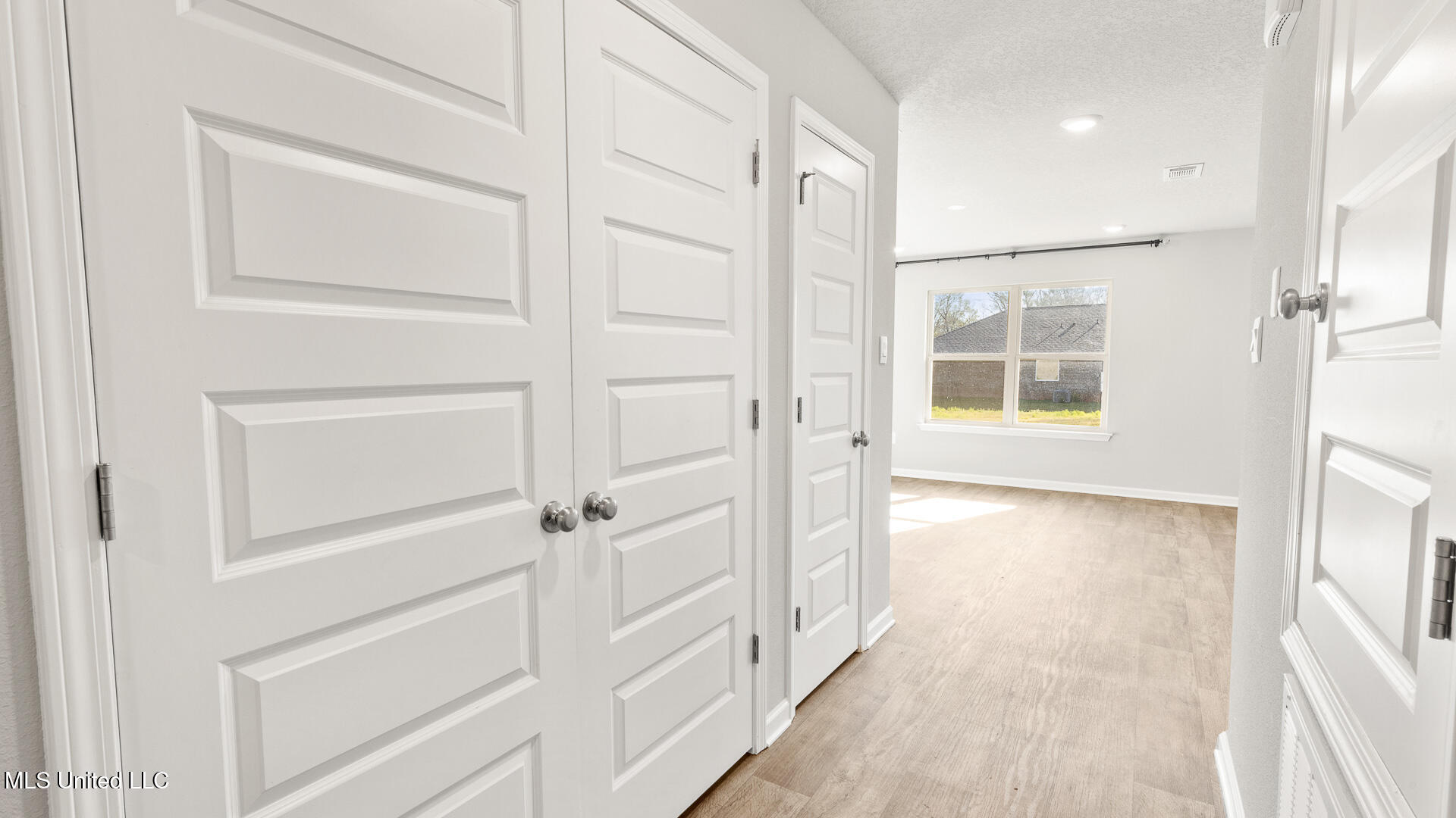 13420 Inman Court Gulfport, MS 39503 - Photo 12 of 27 Hallway
