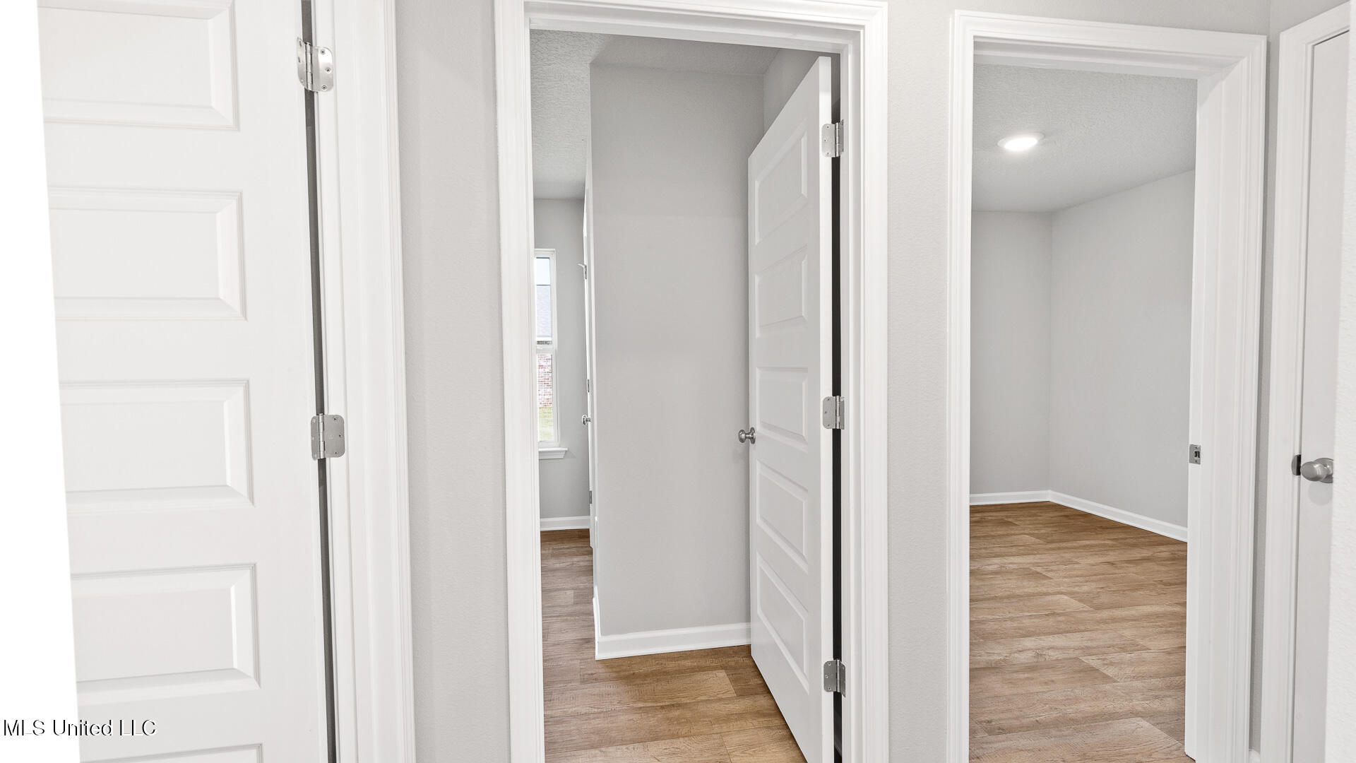 13420 Inman Court Gulfport, MS 39503 - Photo 24 of 27 Hallway