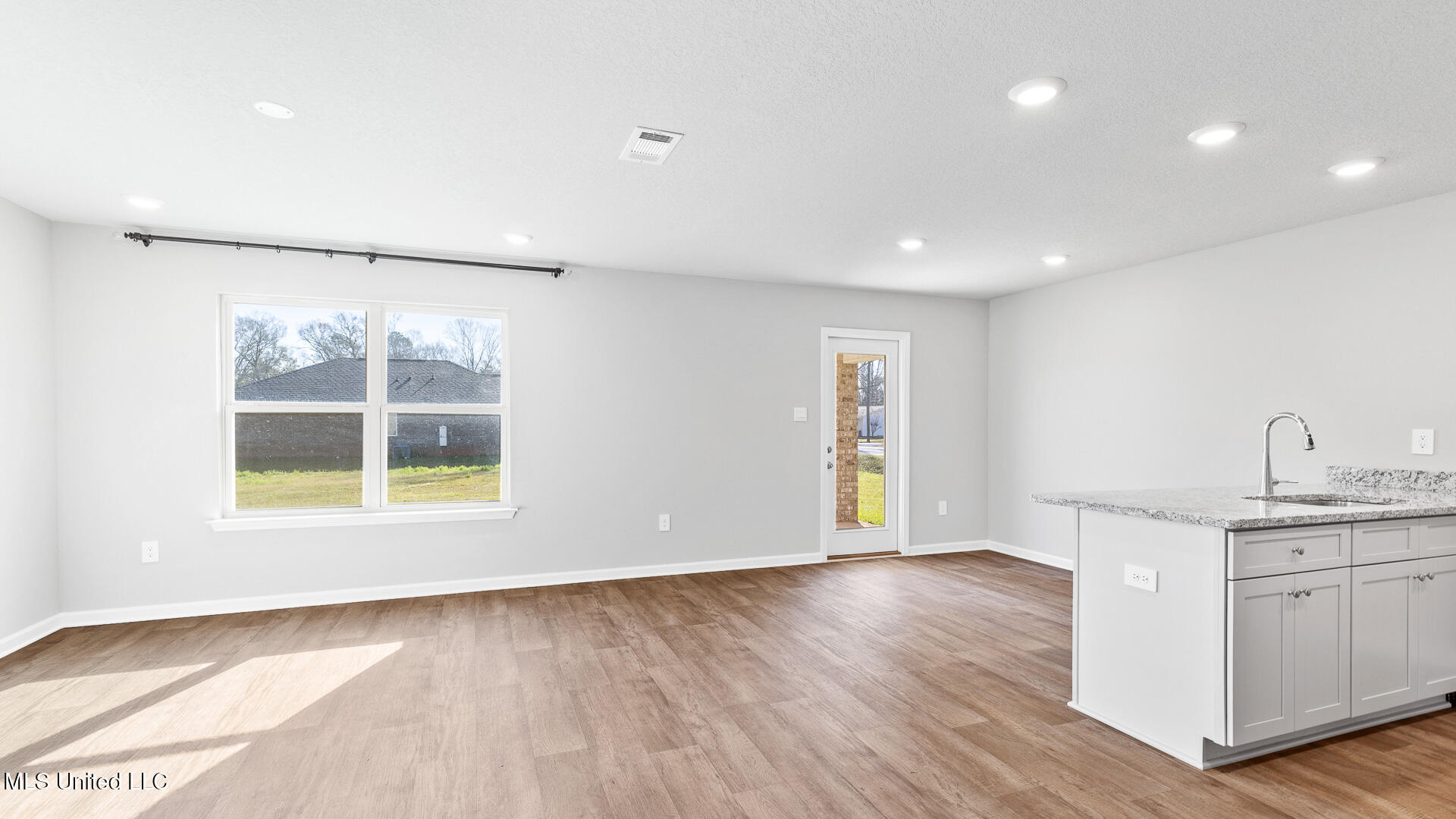 13420 Inman Court Gulfport, MS 39503 - Photo 3 of 27 Living and Dining