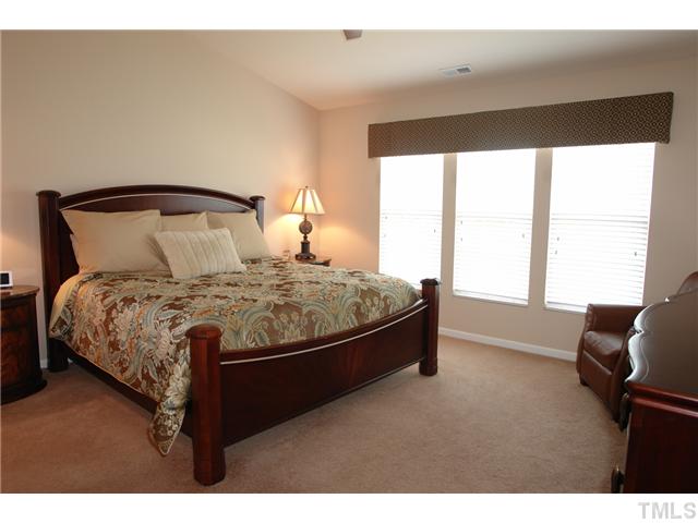 7841 Jeffrey Alan Court Raleigh, NC 27613 - Photo 7 of 12 Gallery Image 7