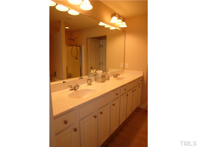 7841 Jeffrey Alan Court Raleigh, NC 27613 - Photo 8 of 12 Gallery Image 8