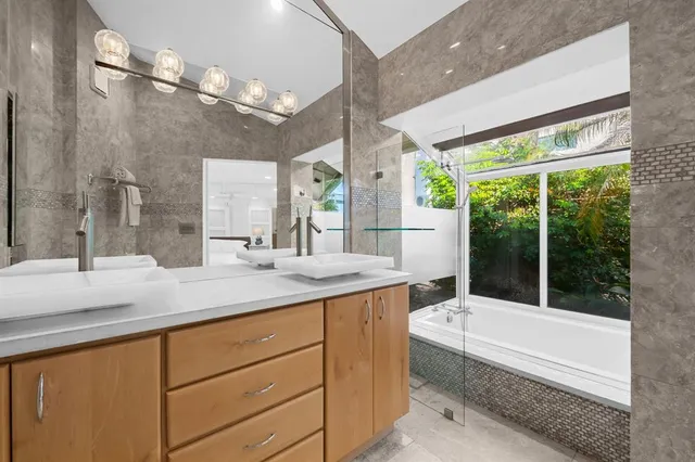 $10,000 | 2809 Northeast 25th Street, Fort Lauderdale, FL 33305