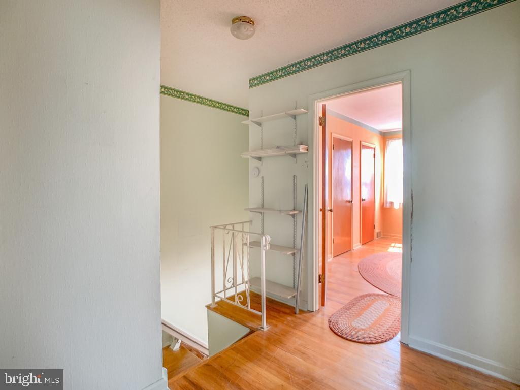 11710 Colman Road Philadelphia, PA 19154 - Photo 14 of 29 Hallway