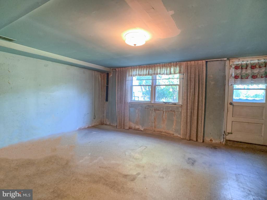 11710 Colman Road Philadelphia, PA 19154 - Photo 21 of 29 Family Room