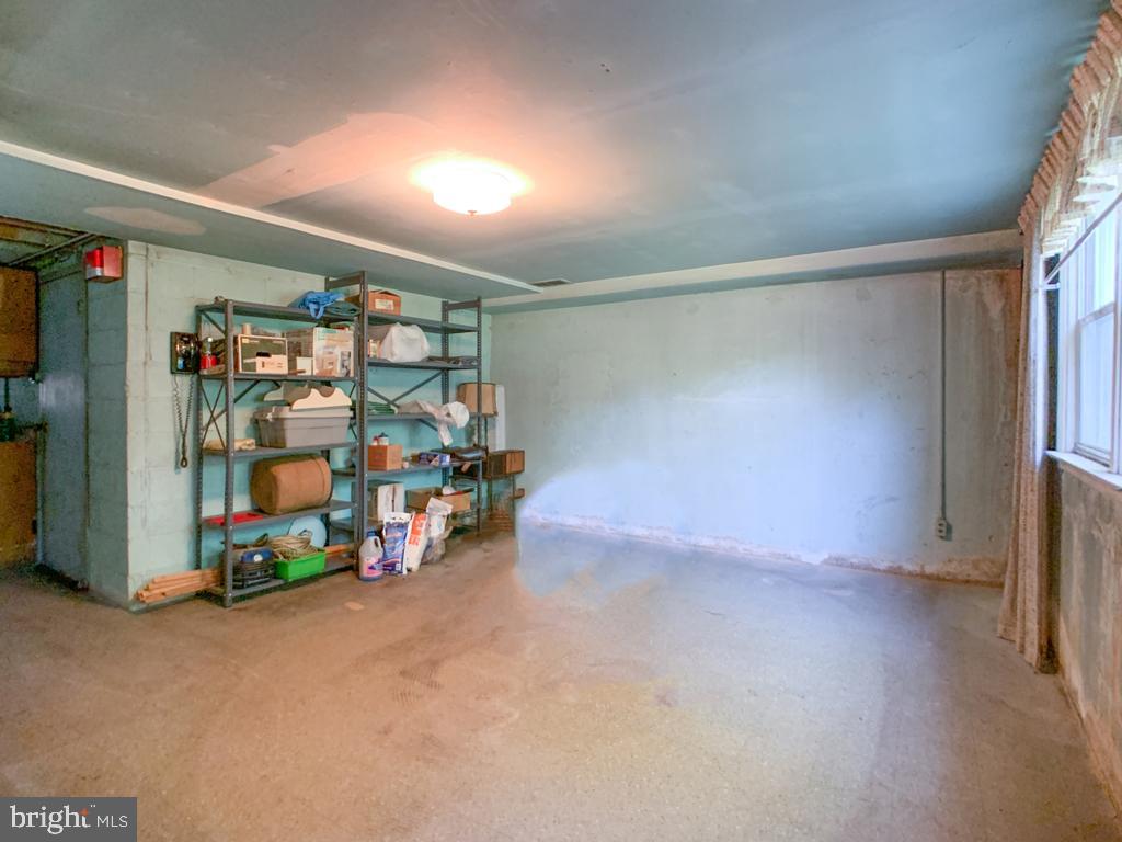 11710 Colman Road Philadelphia, PA 19154 - Photo 22 of 29 Family Room
