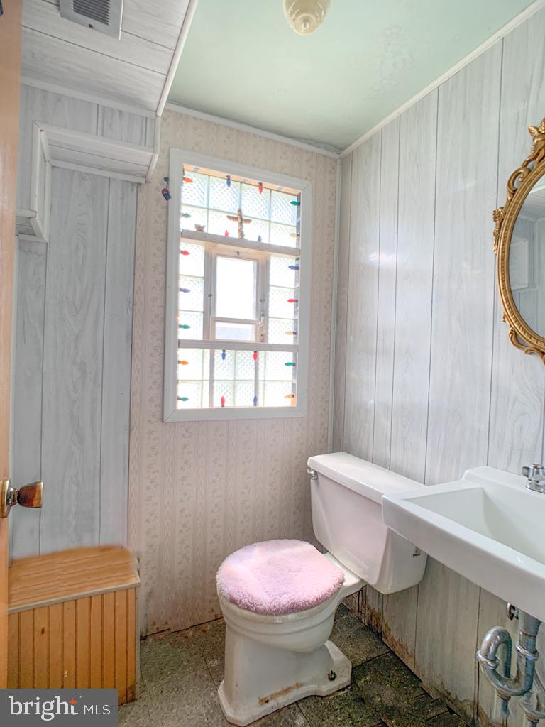 11710 Colman Road Philadelphia, PA 19154 - Photo 24 of 29 Powder Room