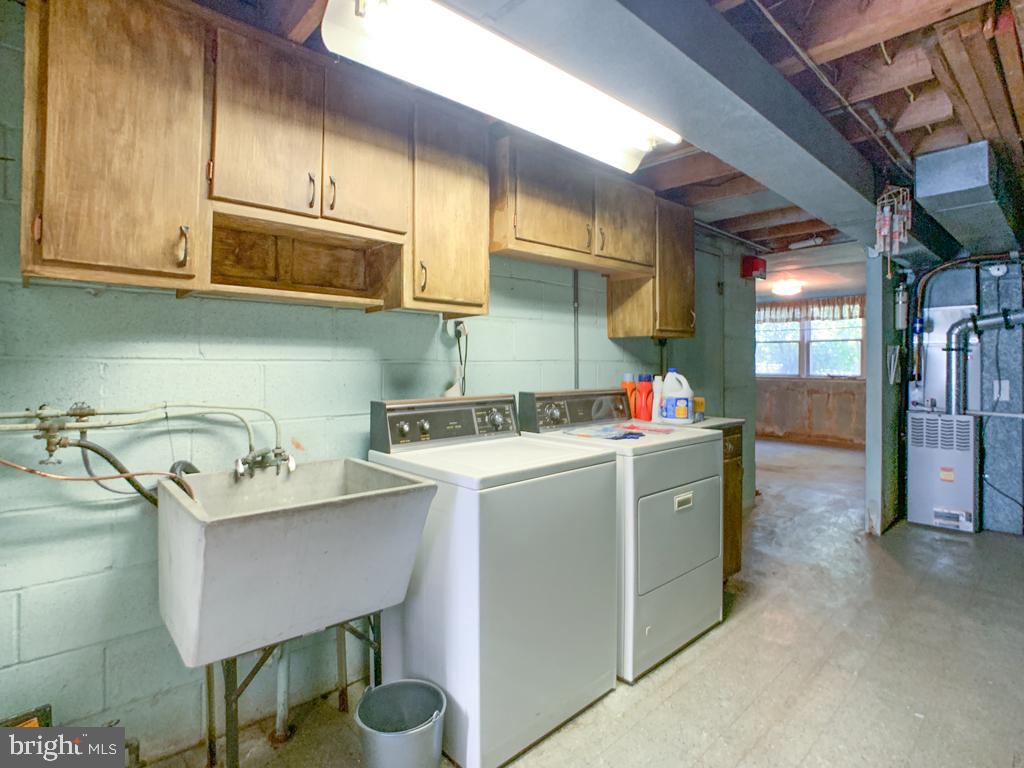 11710 Colman Road Philadelphia, PA 19154 - Photo 25 of 29 Laundry Room
