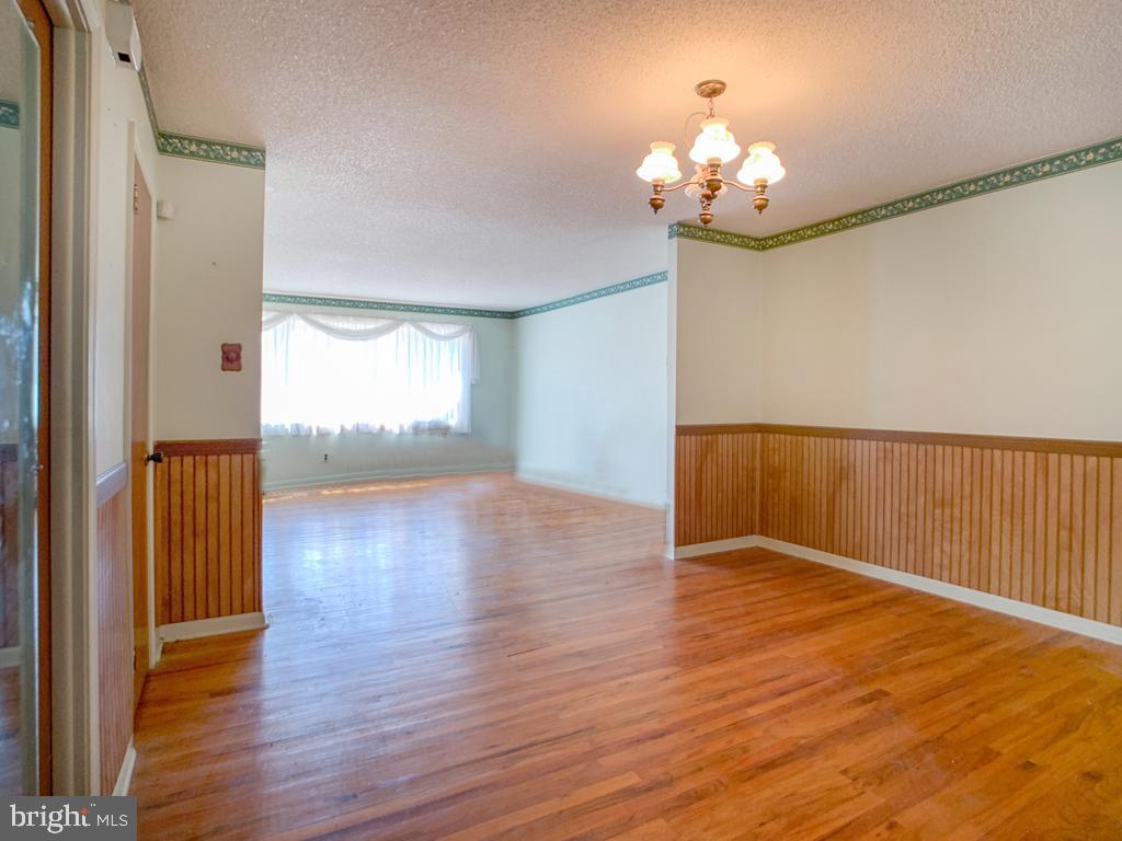 11710 Colman Road Philadelphia, PA 19154 - Photo 5 of 29 Dining Room