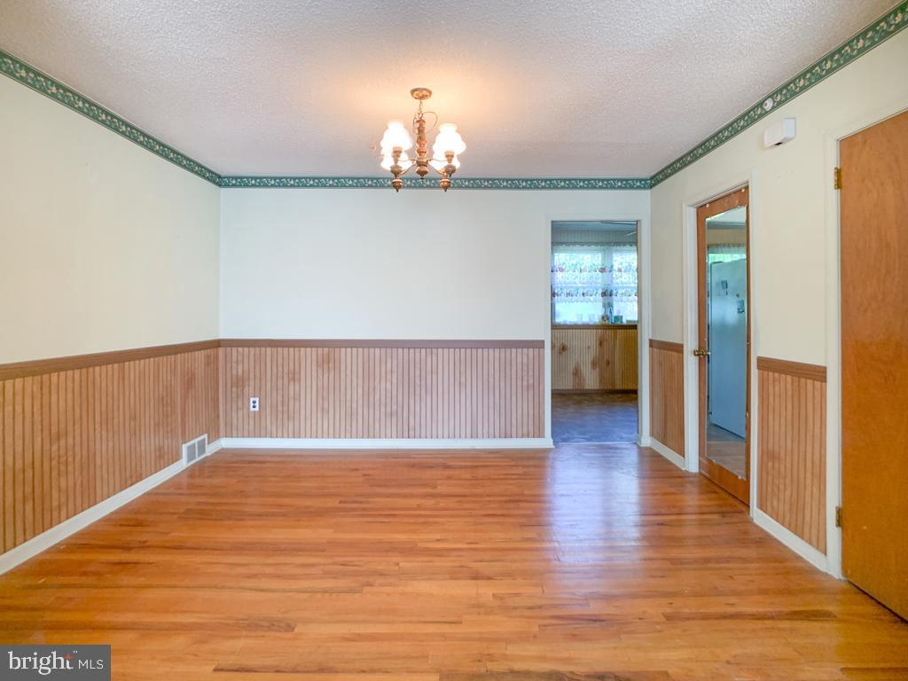 11710 Colman Road Philadelphia, PA 19154 - Photo 6 of 29 Dining Room