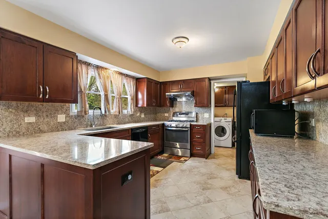 $639,900 | 2404 Baldwin Court, Schaumburg, IL 60193