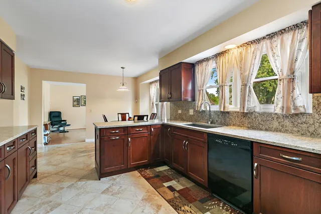 $639,900 | 2404 Baldwin Court, Schaumburg, IL 60193