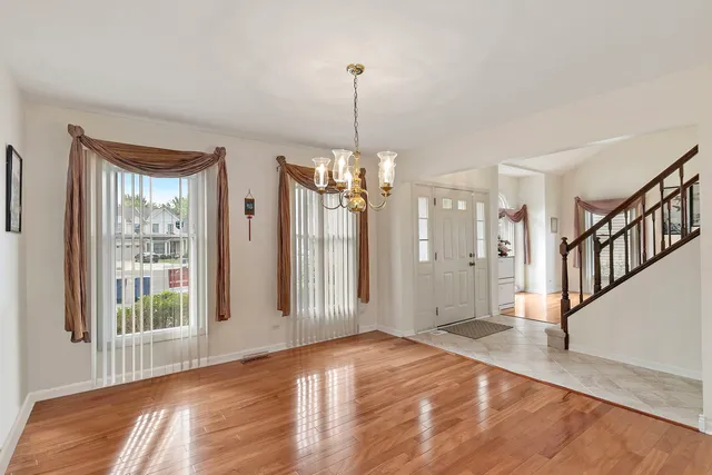 $639,900 | 2404 Baldwin Court, Schaumburg, IL 60193