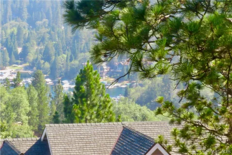 $798,000 | 27808 Alpen Drive, Lake Arrowhead, CA 92352