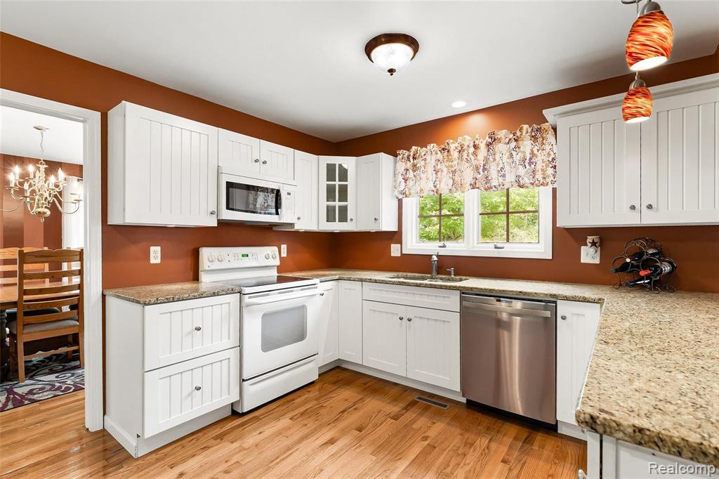 13895 Hibner Road Hartland, MI 48353 - Photo 3 of 43