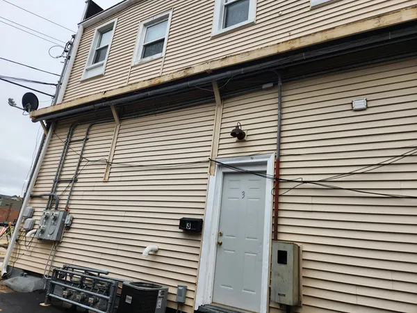 $1,600 | 3 National Street, Unit 3, Elgin, IL 60123