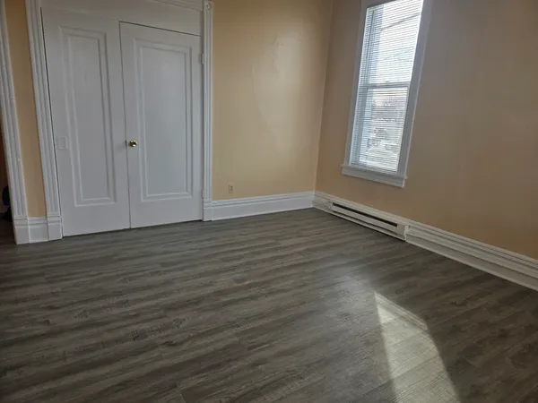$1,600 | 3 National Street, Unit 3, Elgin, IL 60123