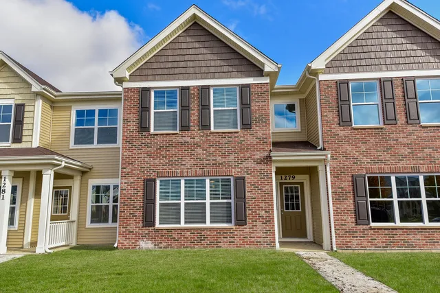 $2,495 | 1060 Kilbery Lane, North Aurora, IL 60542