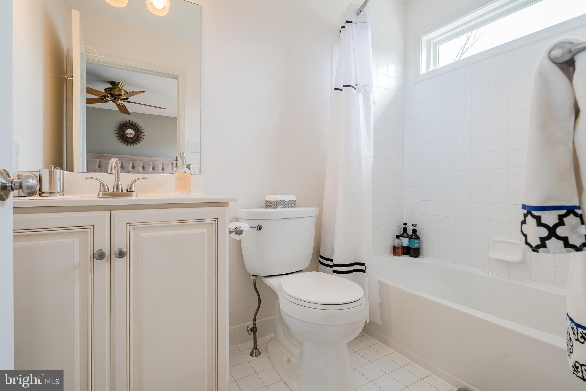 202 Green Valley Road Exton, PA 19341 - Photo 22 of 32 Princess Suite Full Bath