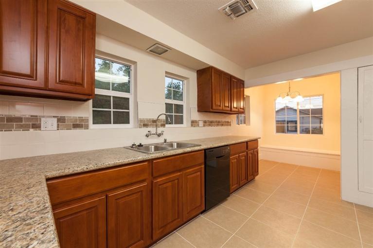 1219 K Street Reedley, CA 93654 - Photo 11 of 31