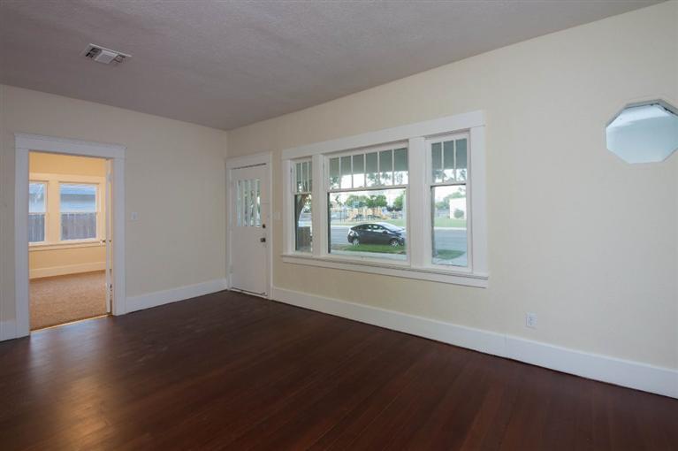1219 K Street Reedley, CA 93654 - Photo 4 of 31