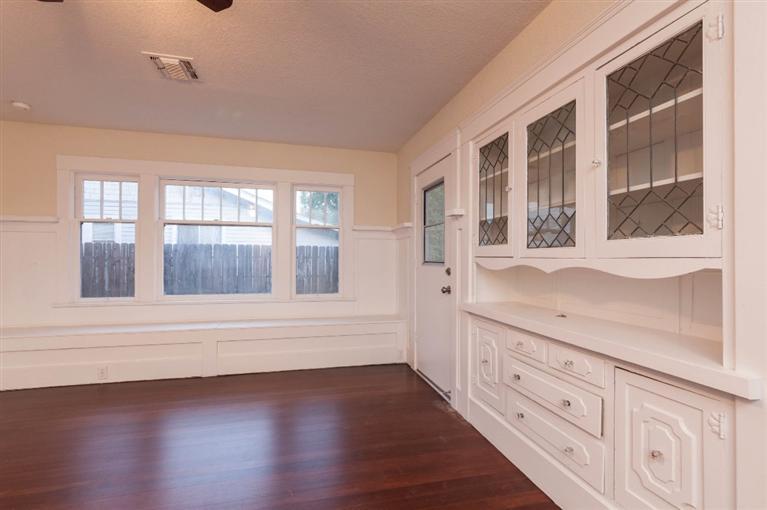 1219 K Street Reedley, CA 93654 - Photo 6 of 31