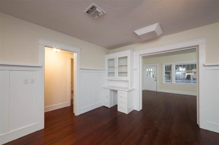 1219 K Street Reedley, CA 93654 - Photo 9 of 31