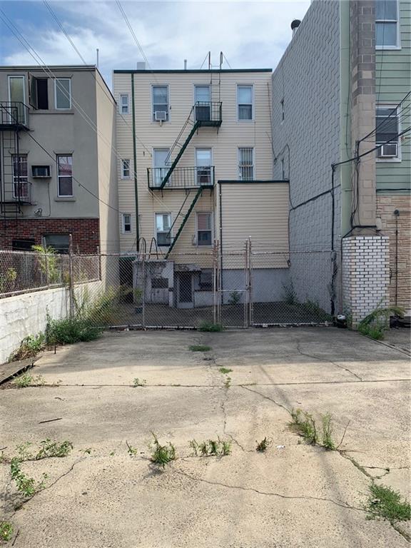 623 Lorimer Street Brooklyn, NY 11211 - Photo 3 of 5