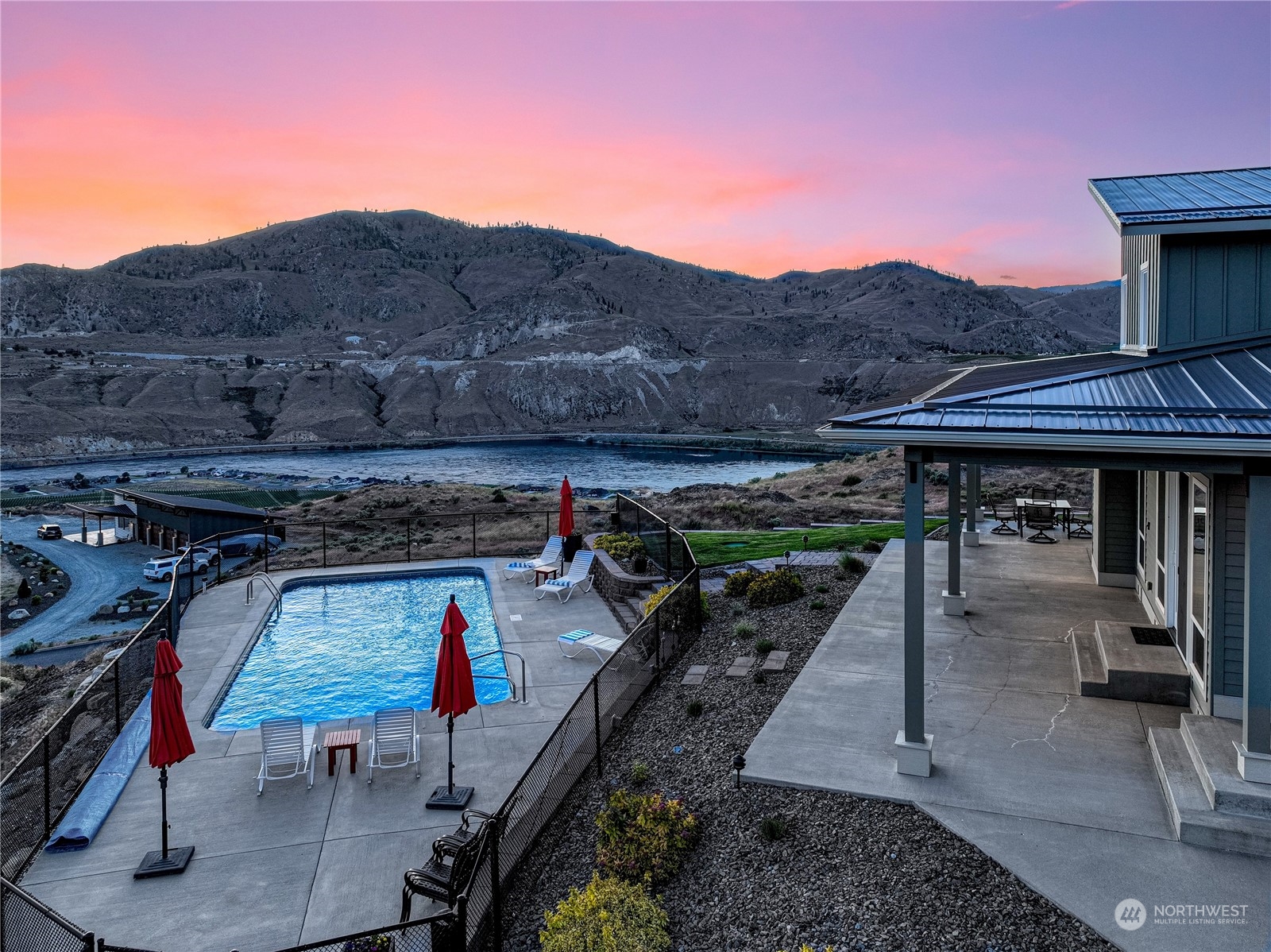 200 Ridge Road Orondo, WA 98843 - Photo 40 of 40 a view of a chairs and table in the patio