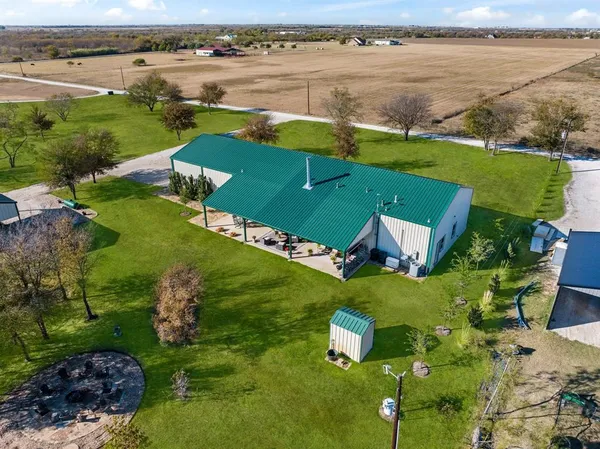$1,350,000 | 650 Scoggins Road, Tioga, TX 76271