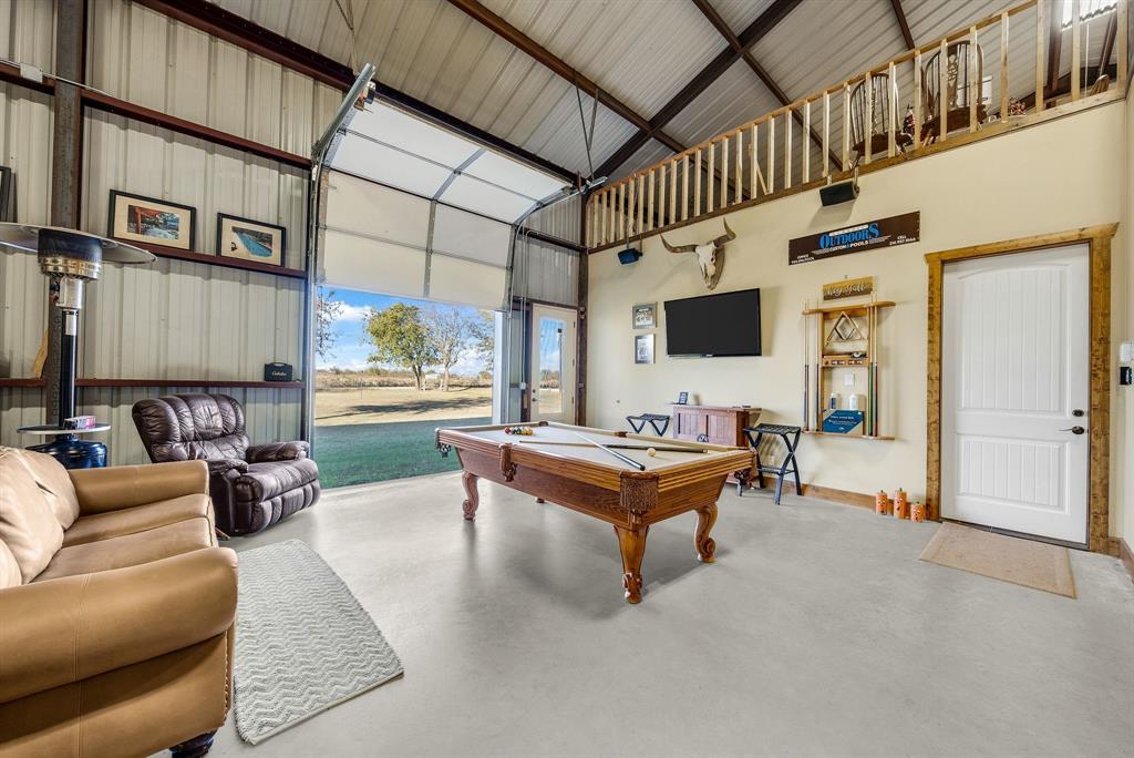 650 Scoggins Road Tioga, TX 76271 - Photo 5 of 32