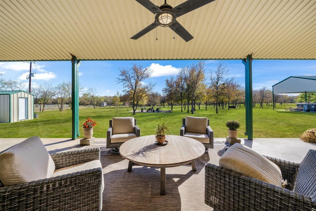 650 Scoggins Road Tioga, TX 76271 - Photo 8 of 32