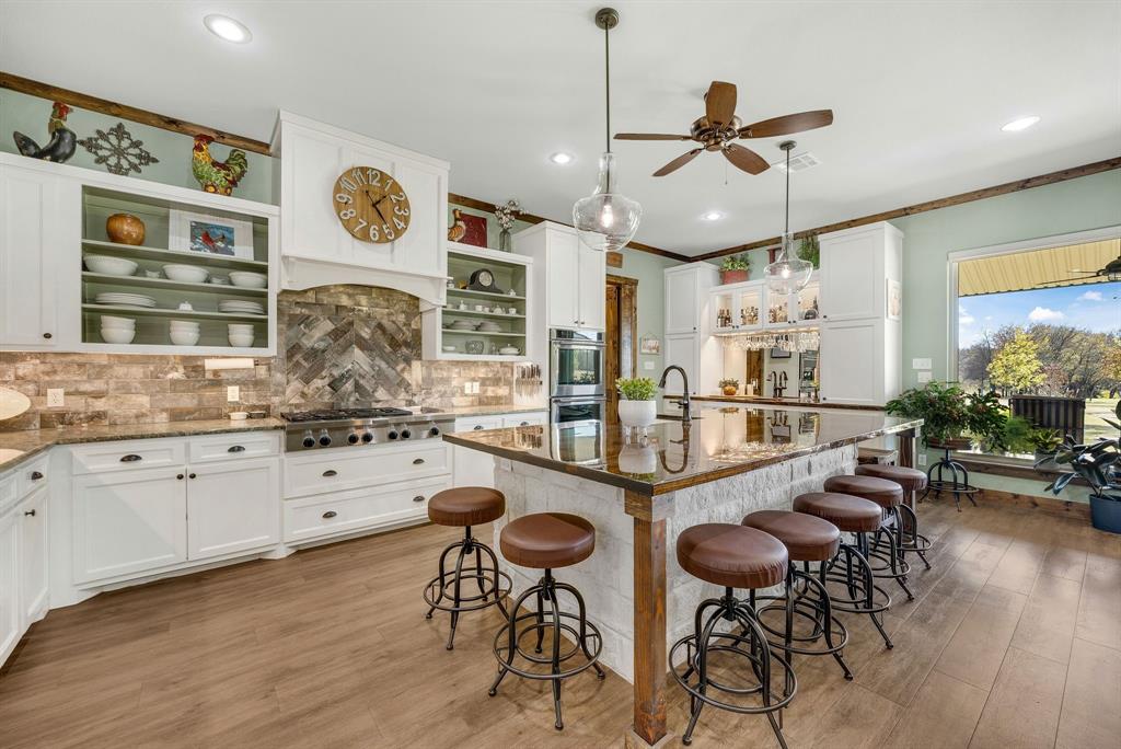 650 Scoggins Road Tioga, TX 76271 - Photo 9 of 32