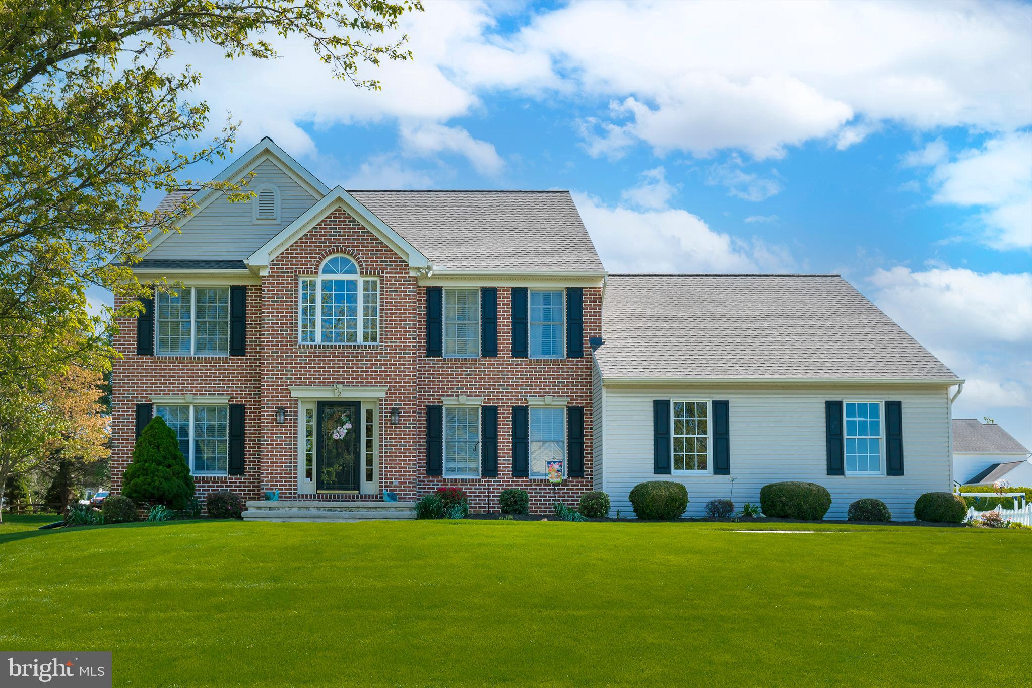 312 Royal Hunt Way Lititz, PA 17543 - Photo 1 of 27 Front View