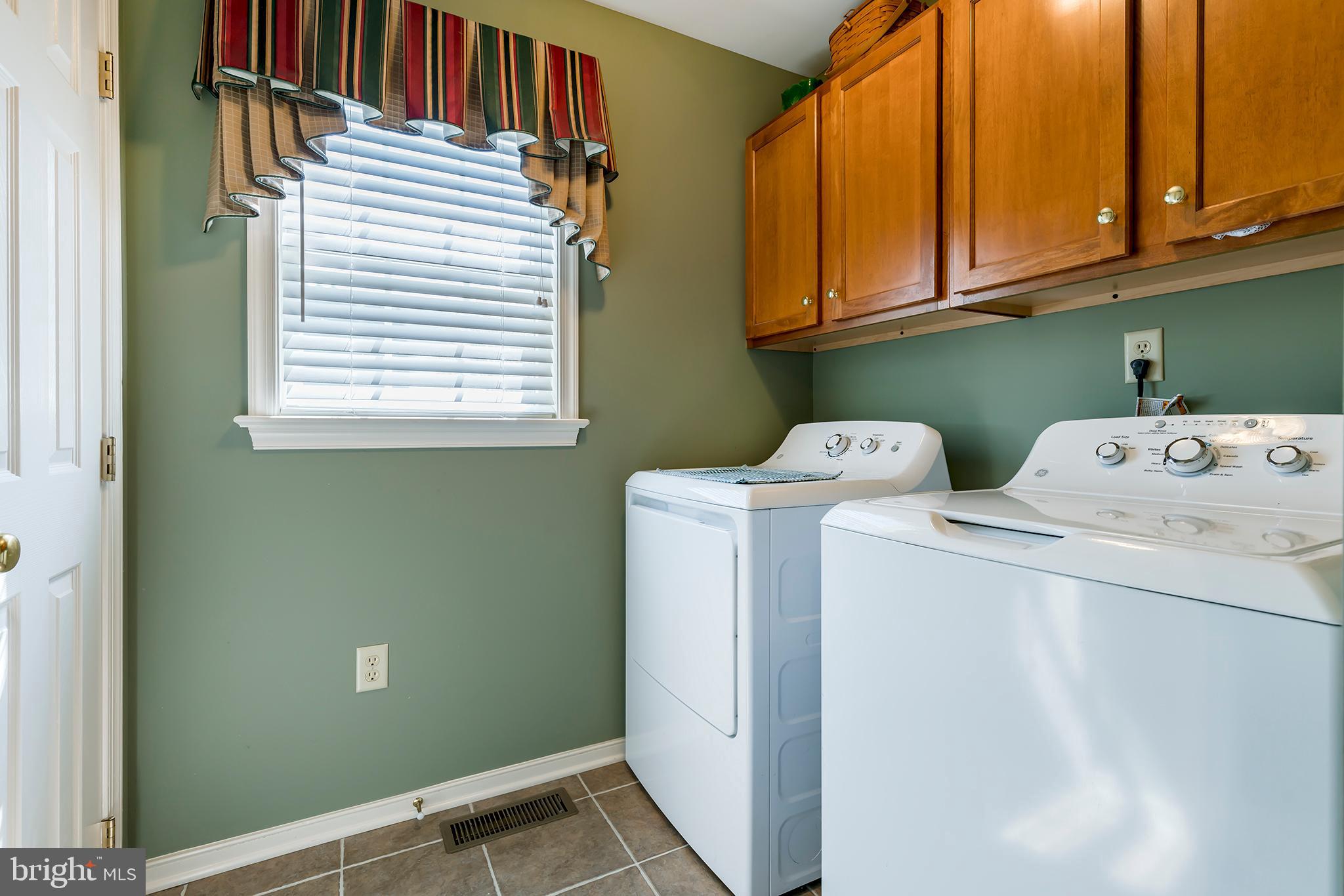 312 Royal Hunt Way Lititz, PA 17543 - Photo 21 of 27 Laundry Room