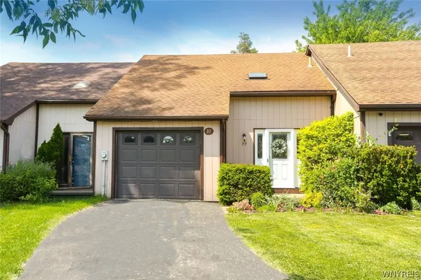 $249,900 | 37 Robin Road, Amherst, NY 14228