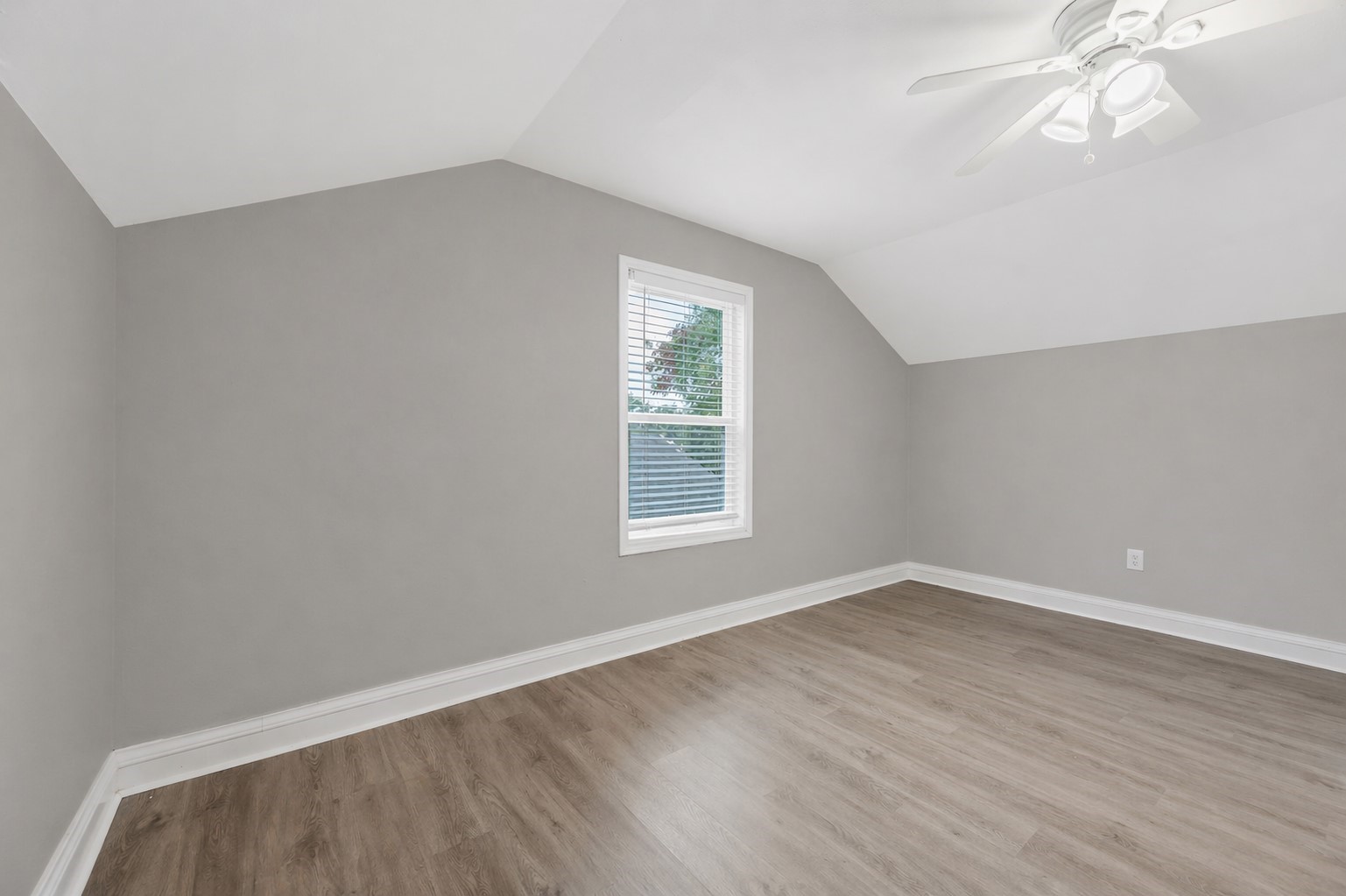 3823 Florinda Street Houston, TX 77021 - Photo 35 of 41 Bedroom #4