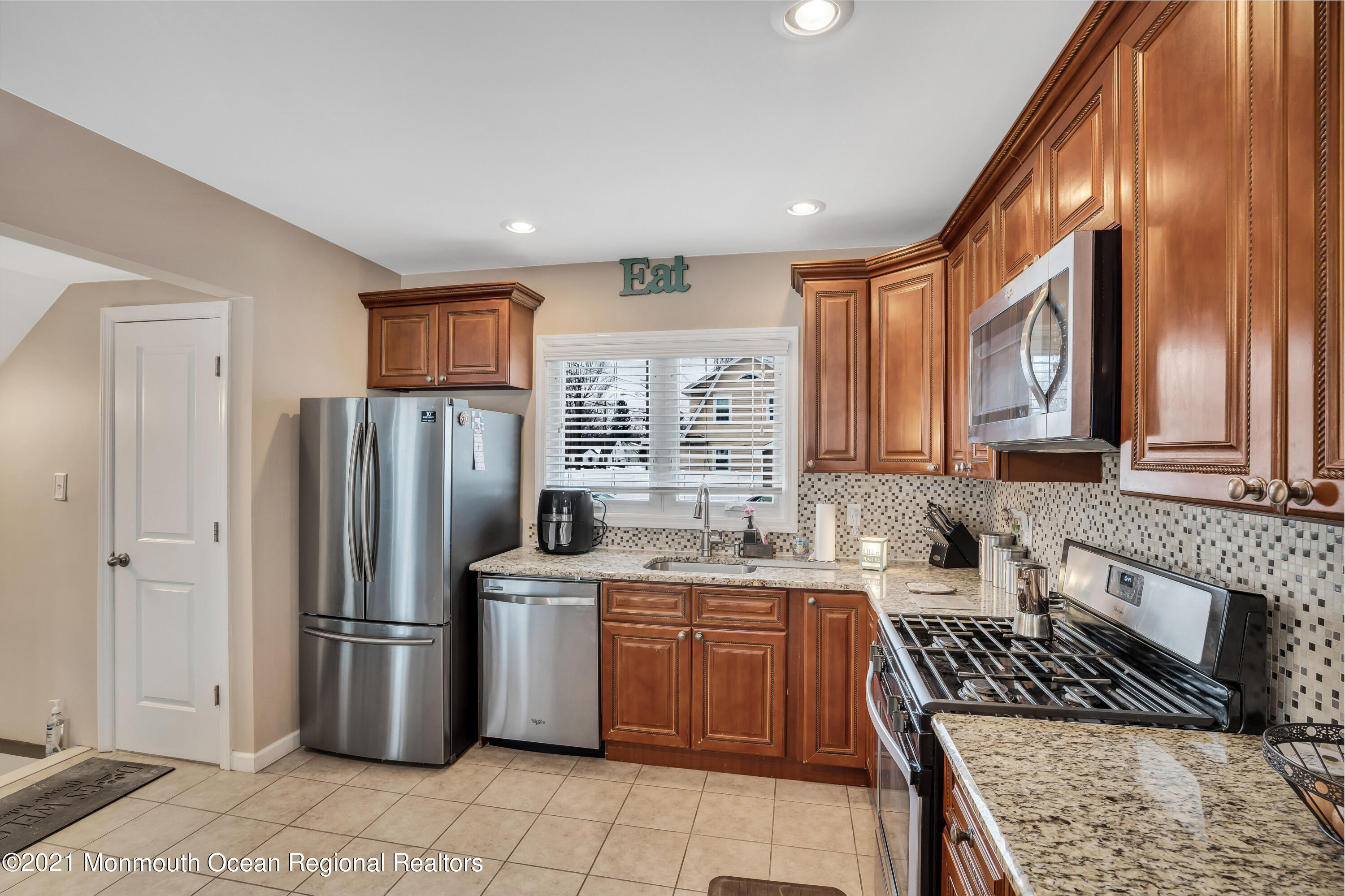 824 Chestnut Street Roselle, NJ 07203 - Photo 16 of 41 019_dsc05321