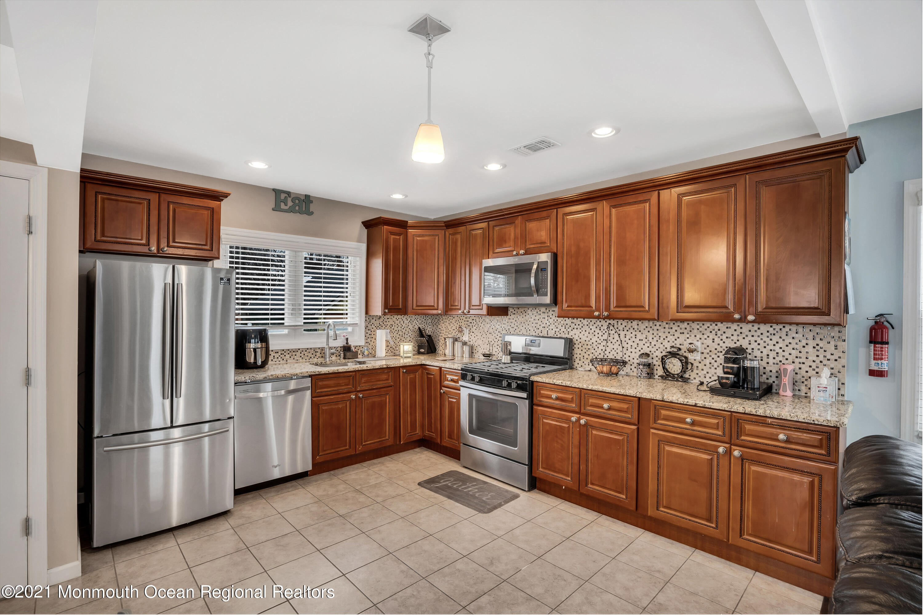 824 Chestnut Street Roselle, NJ 07203 - Photo 17 of 41 021_dsc05326