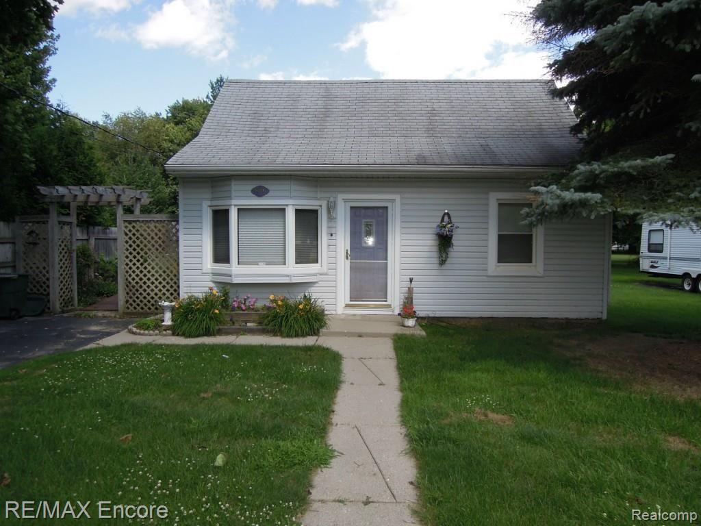 1470 Merry Road Waterford, MI 48328 - Photo 44 of 63 DSCN8994.jpg