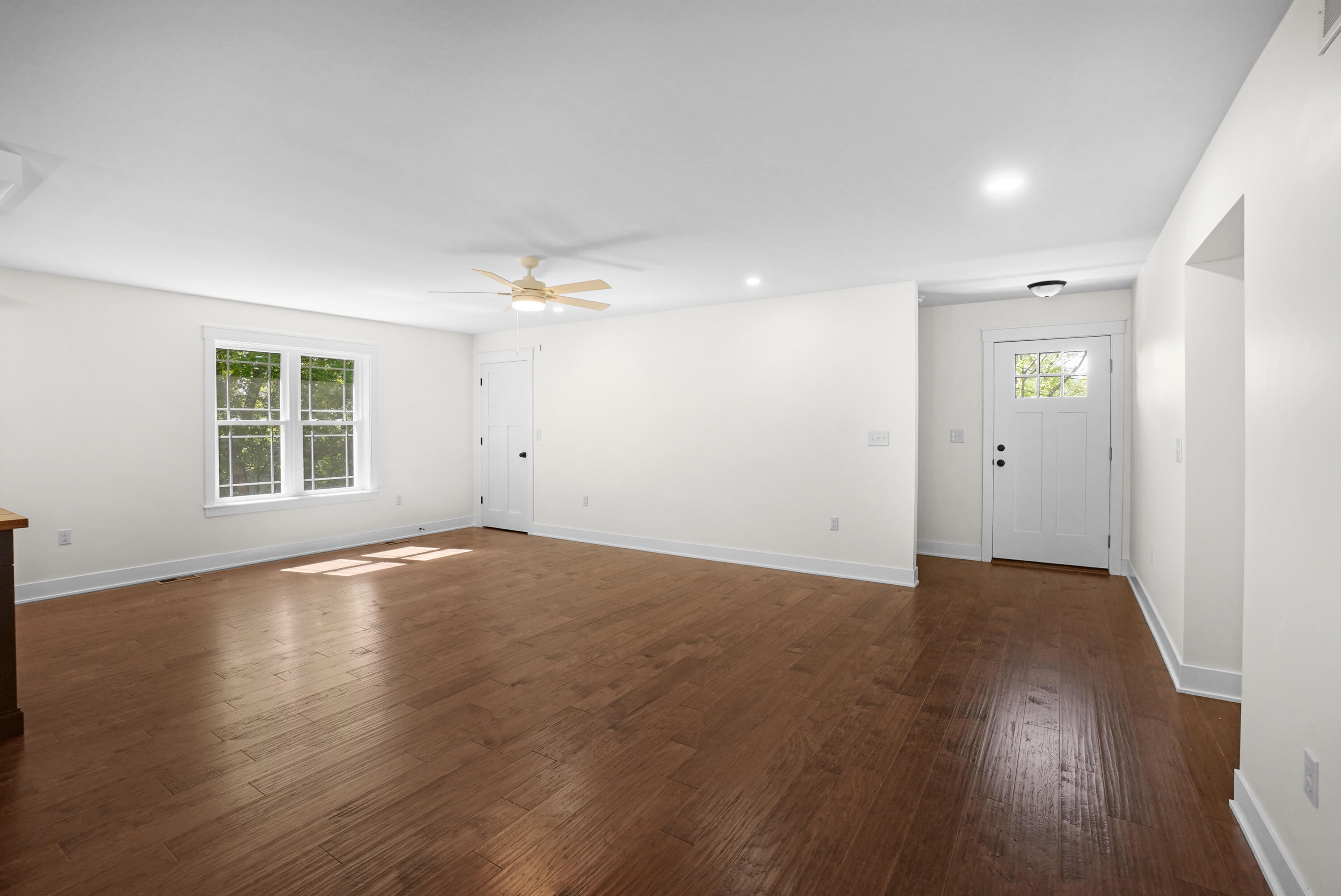 4004 Forest Drive Delavan, WI 53115 - Photo 13 of 46 Great Room