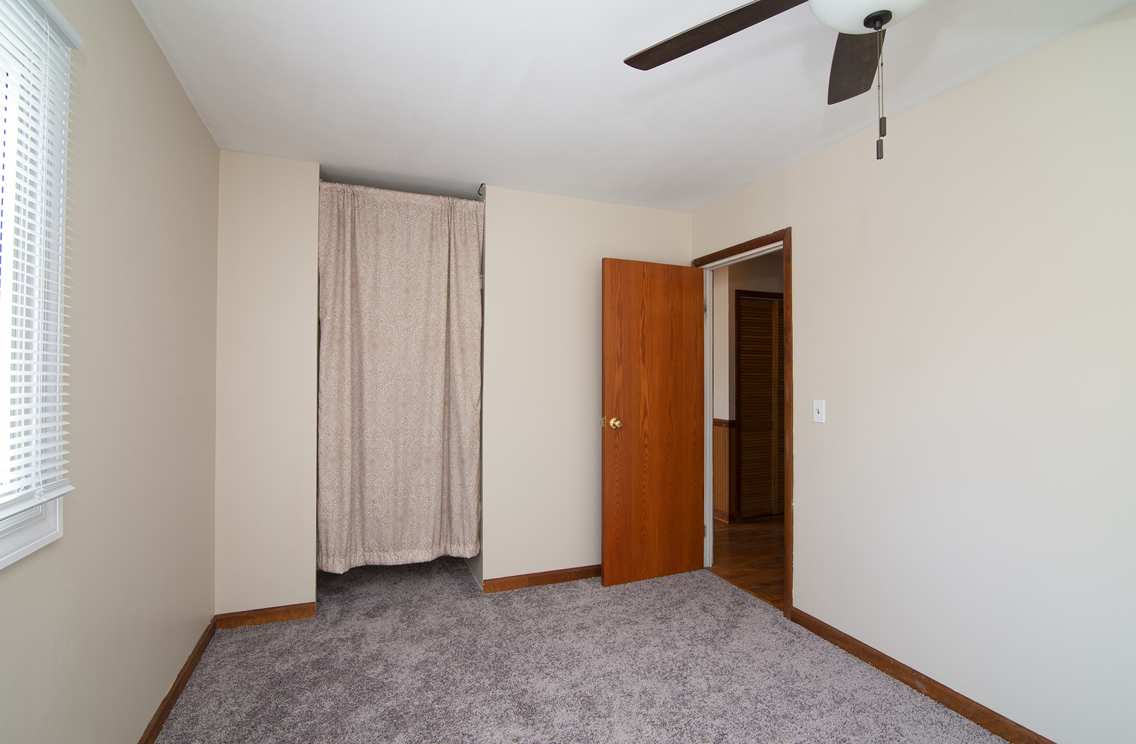 37 Durango Road Montgomery, IL 60538 - Photo 18 of 27 an empty room with closet