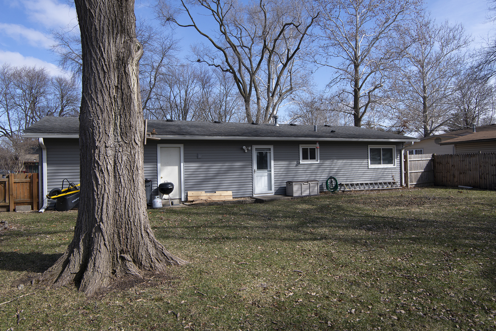 37 Durango Road Montgomery, IL 60538 - Photo 23 of 27 a front view of a house with garden