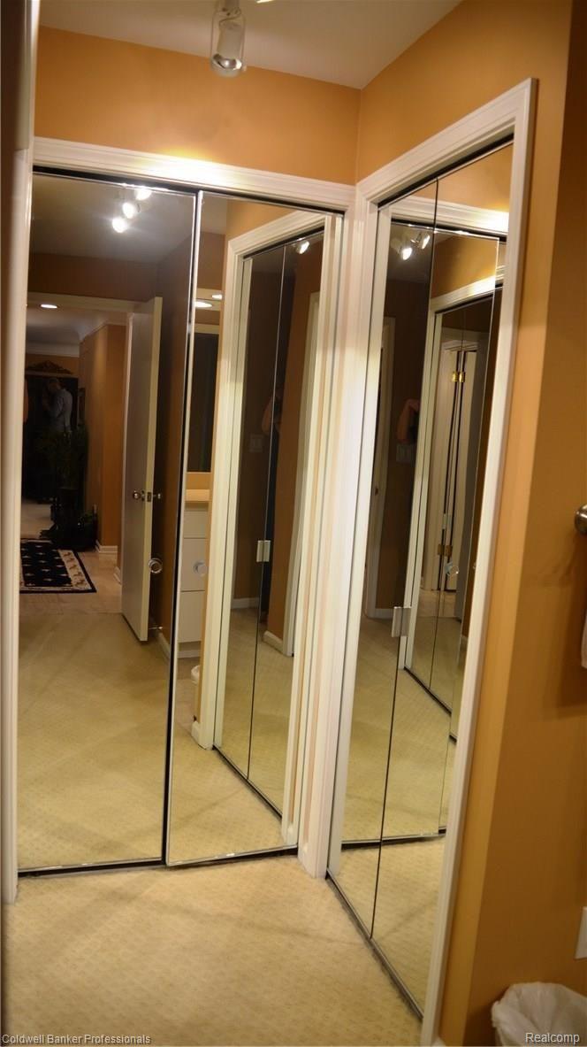 1750 Vernier Road, Unit 9 Grosse Pointe, MI 48236 - Photo 23 of 40 22 (2).JPG