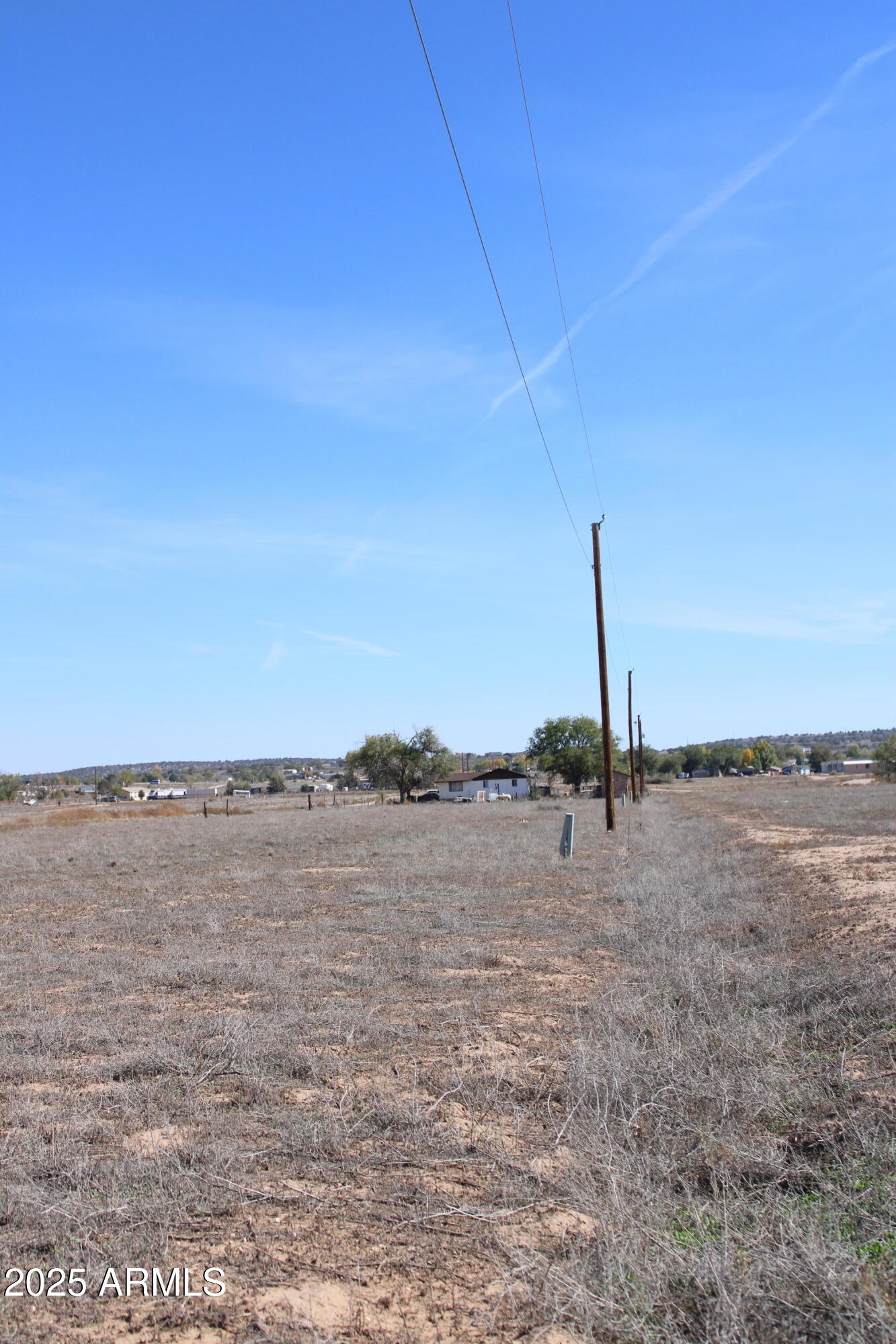 319 West Grand Canyon Road, Unit 604 Paulden, AZ 86334 - Photo 10 of 20 POWER RUNS BEHIND THE LOT - EAST