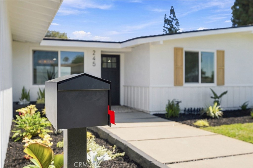 245 Tulane Road Costa Mesa, CA 92626 - Photo 11 of 60 Gallery Image 11