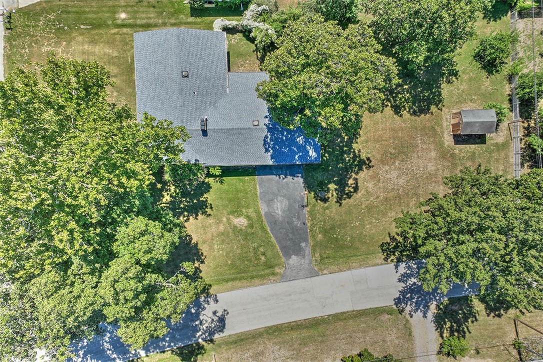 2207 Forest Crest Drive Decatur, IL 62521 - Photo 4 of 31