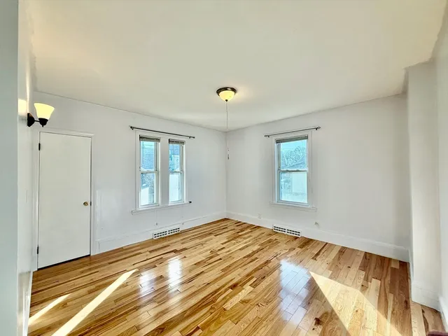 a view of empty room with window