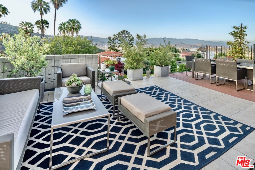 3711 Prestwick Drive Los Angeles, CA 90027 - Photo 13 of 37