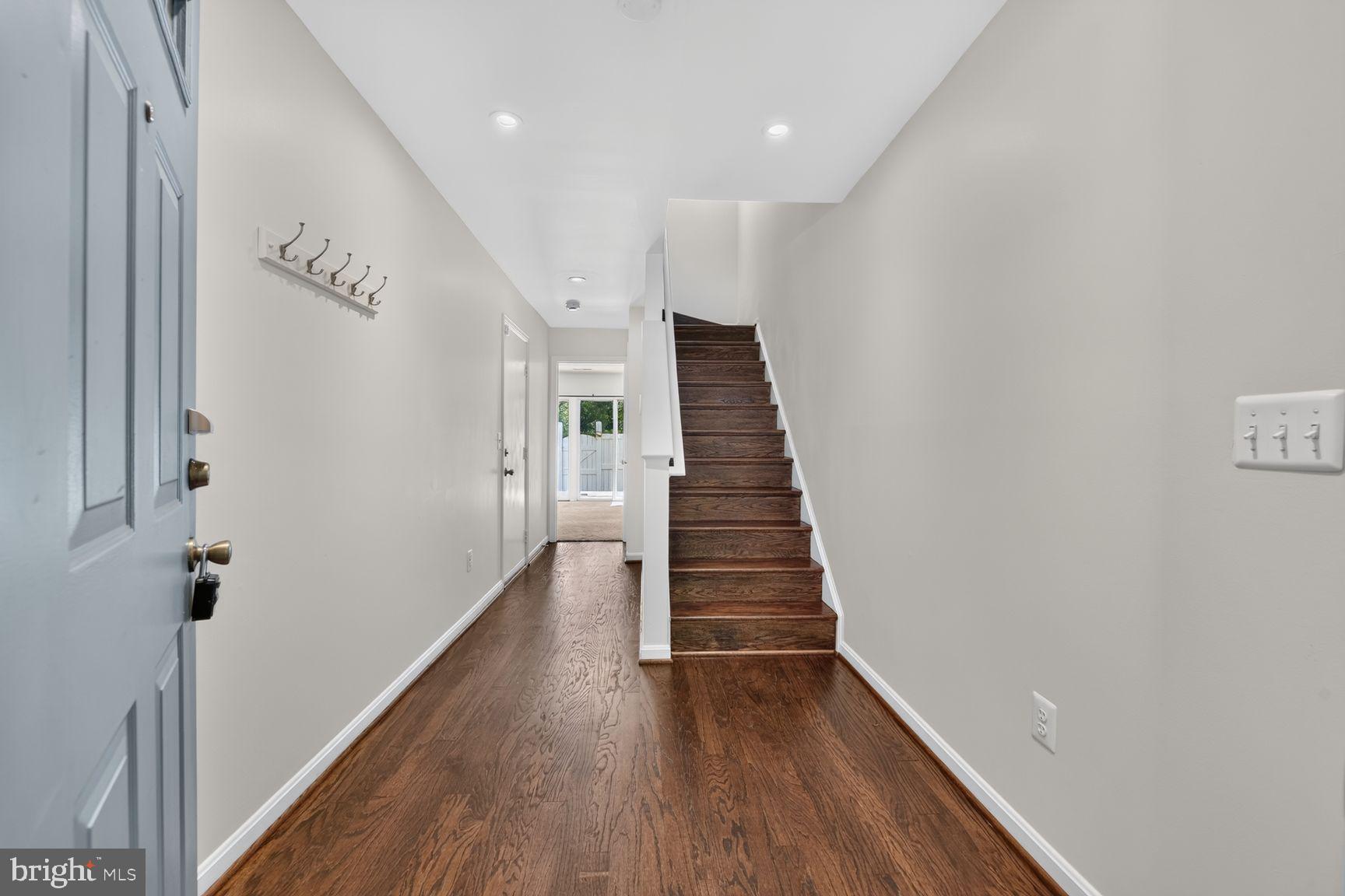12054 Edgemere Circle Reston, VA 20190 - Photo 6 of 24